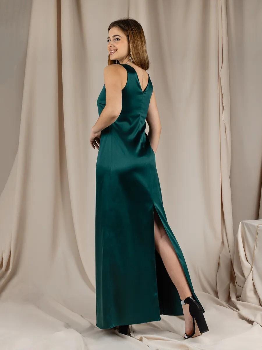 V Neck Silk Satin Maxi Dress Elegant Sleeveless V Neck Silk Satin Maxi Dress Elegant Sleeveless